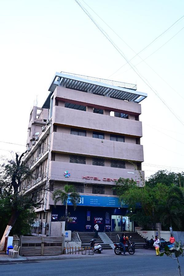 Hotel Center Point Solapur Eksteriør billede