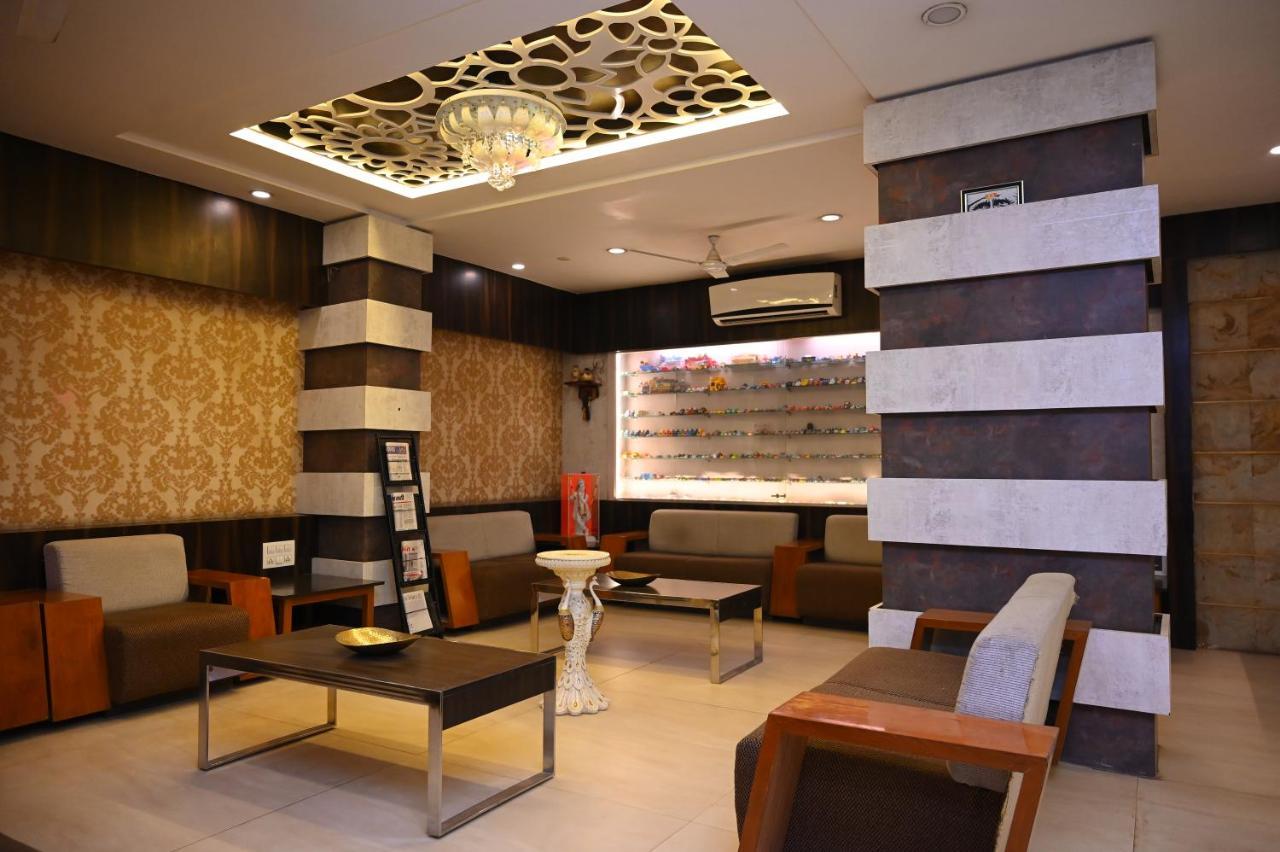 Hotel Center Point Solapur Eksteriør billede